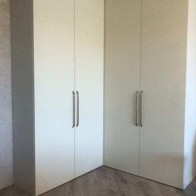 Шкафы и гардеробные на заказ в Москве